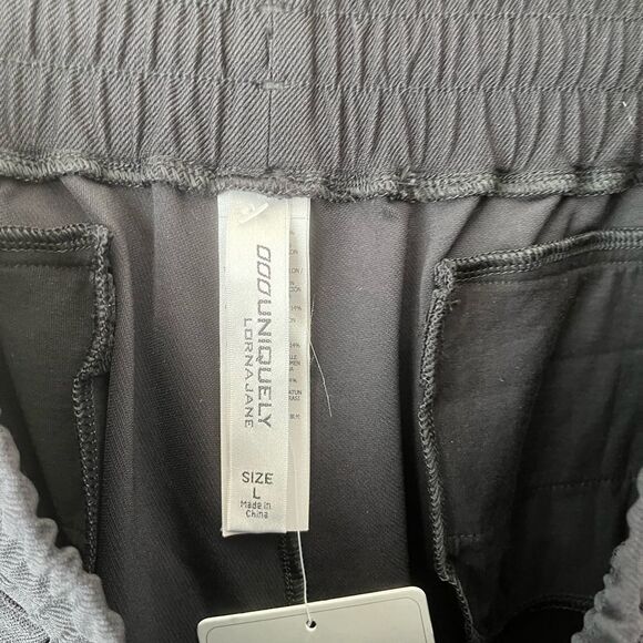 Lorna Jane Luxury Ankle Zip Joggers Pants Black Size Large NEW NWT - Picture 8 of 9